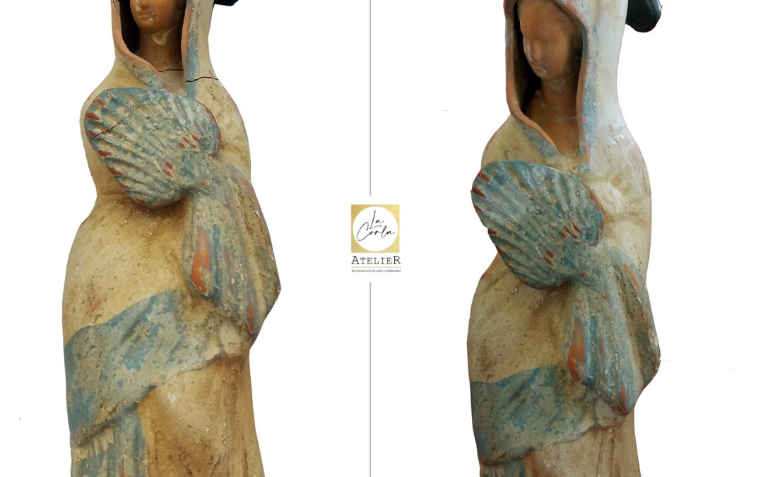 Figurita de CERÁMICA «TANAGRINA» final siglo IV A.C.